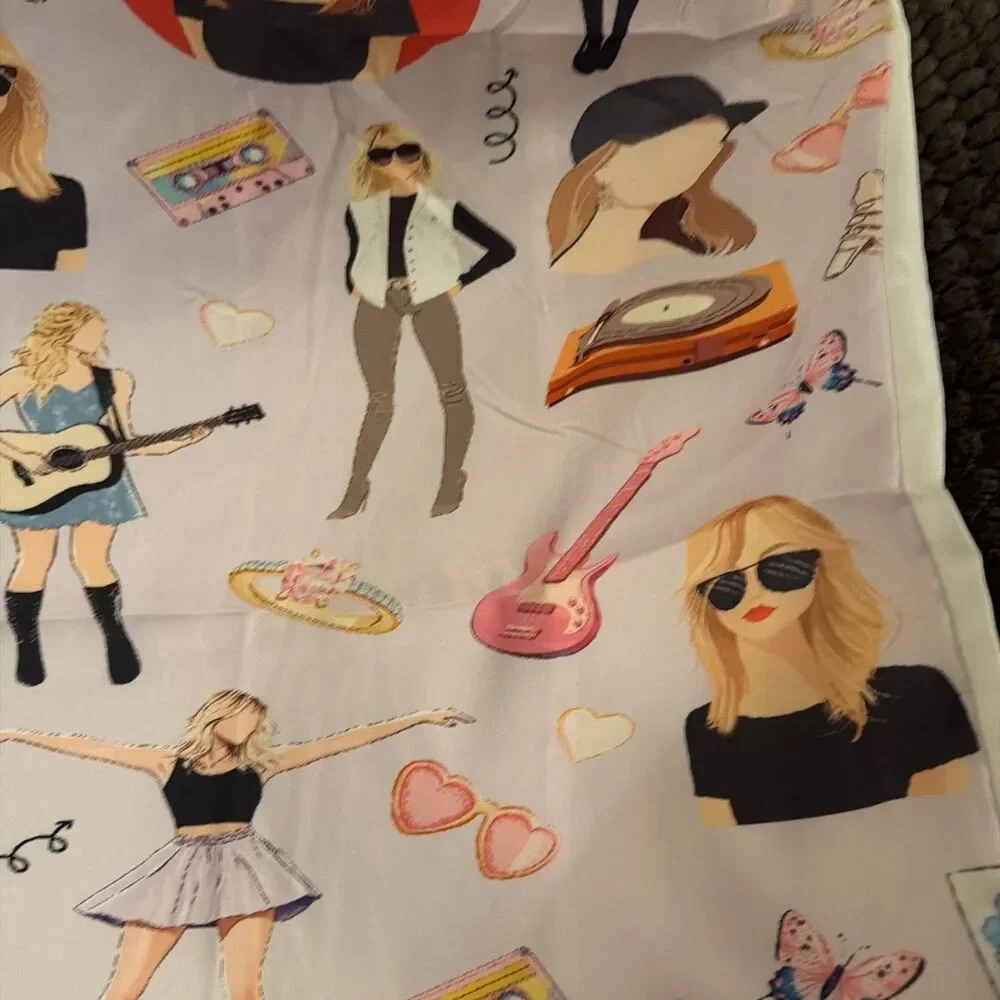 Taylor Swift Fan Twin Fitted Sheet w/2 Pillow Shams Set. New Original Packaging!